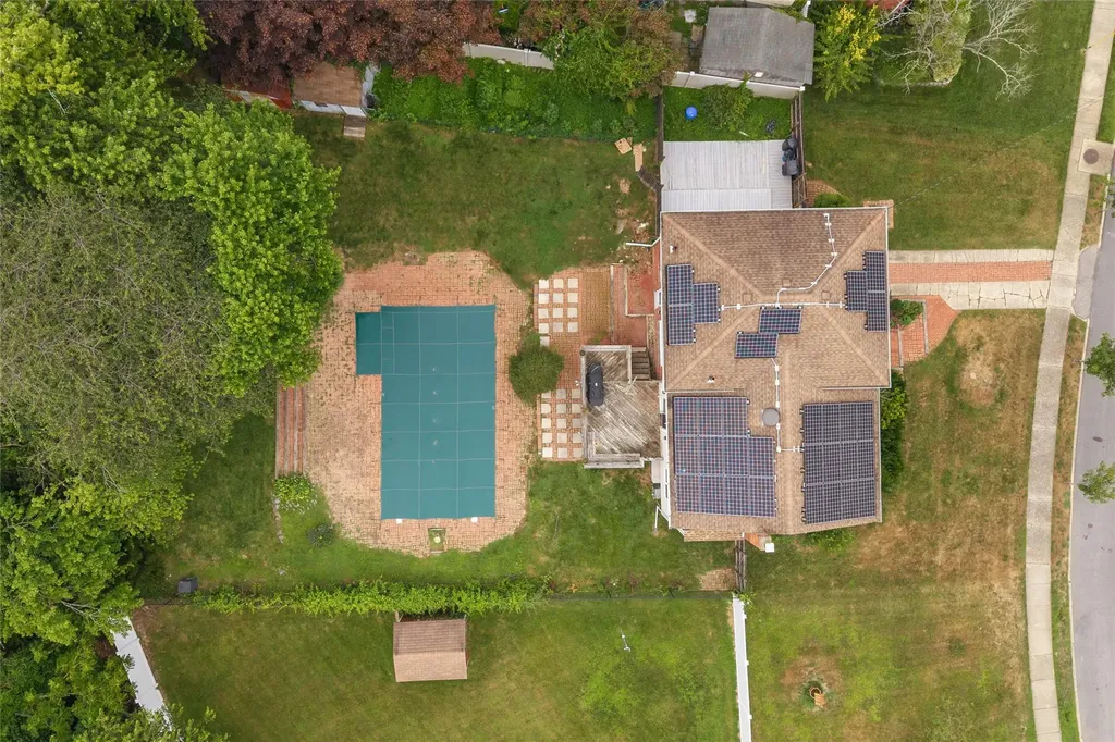 662 Interlaken Lane North Babylon NY 11703