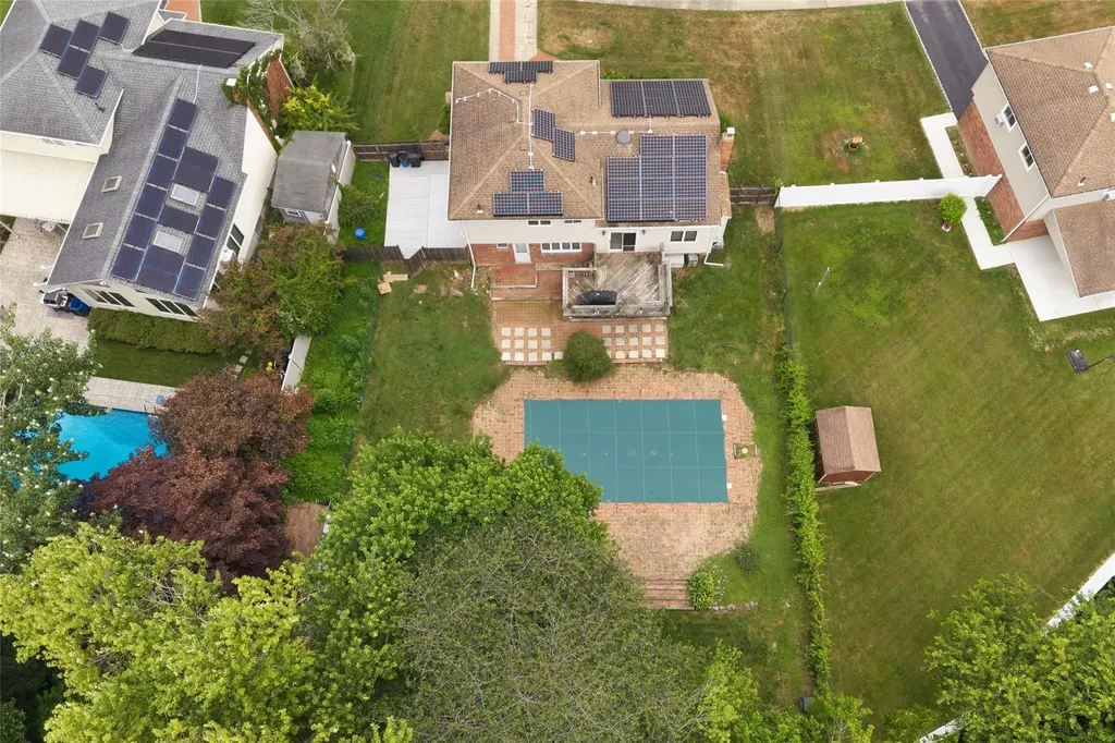 662 Interlaken Lane North Babylon NY 11703