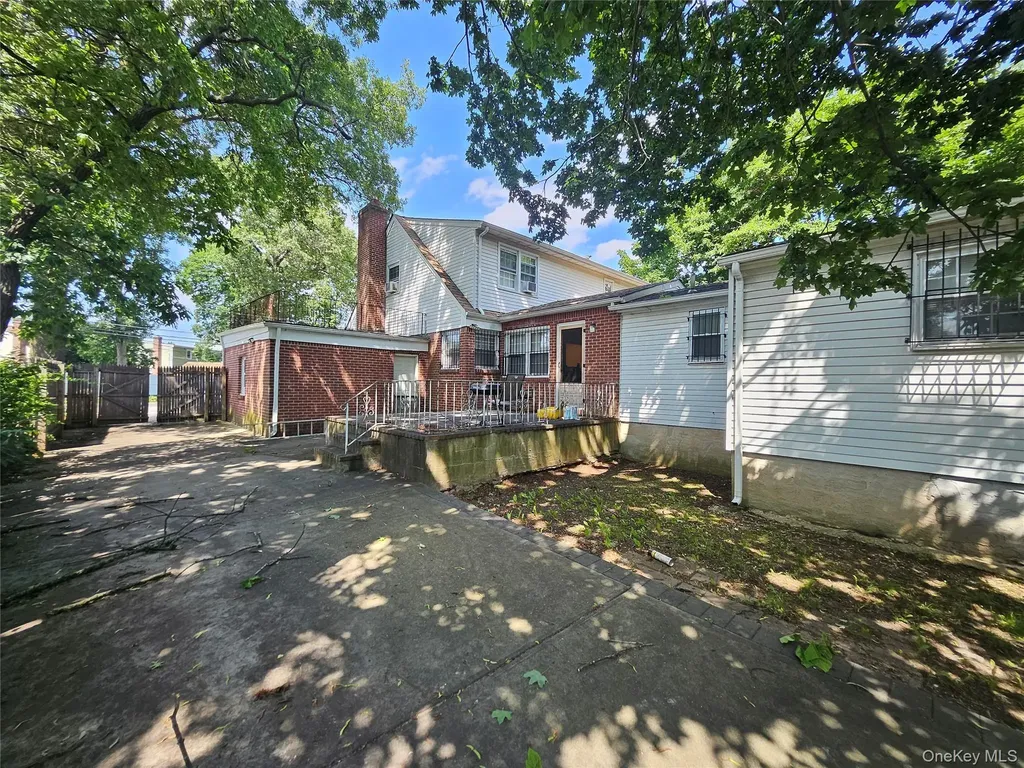 100 Glenmore Avenue Hempstead NY 11550