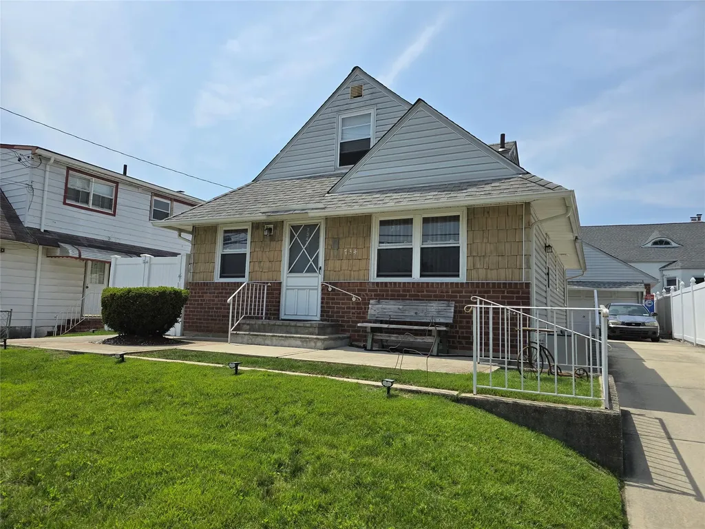 734 Dauntless Parkway Elmont NY 11003