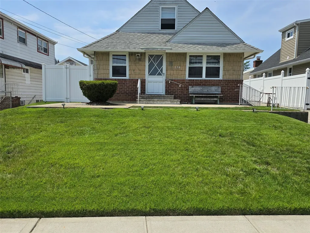 734 Dauntless Parkway Elmont NY 11003