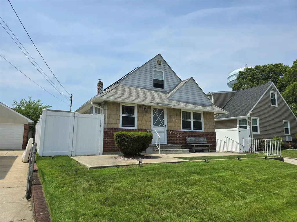 734 Dauntless Parkway Elmont NY 11003