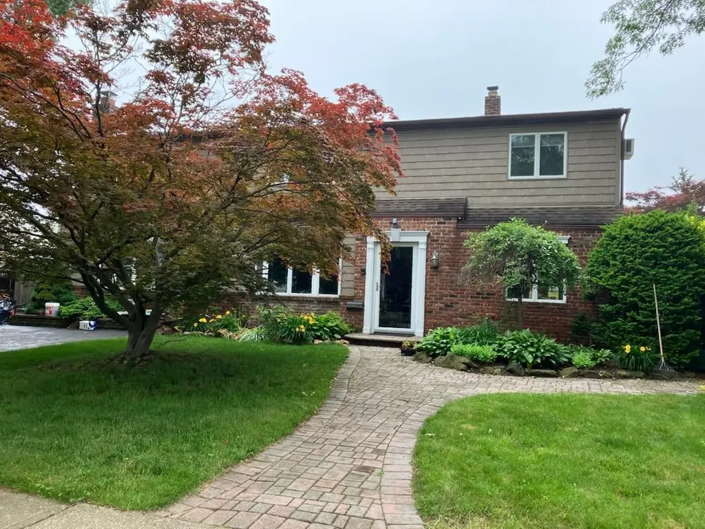 99 Stone Lane Levittown NY 11756