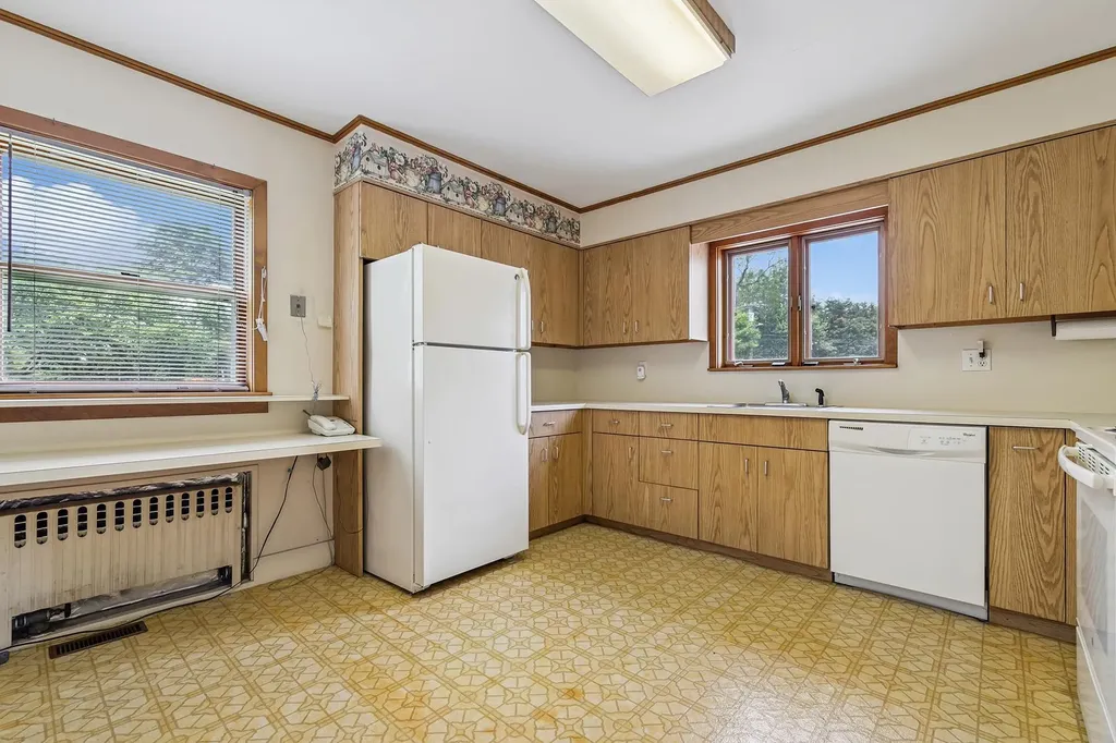 112 Cobb Road Water Mill NY 11976