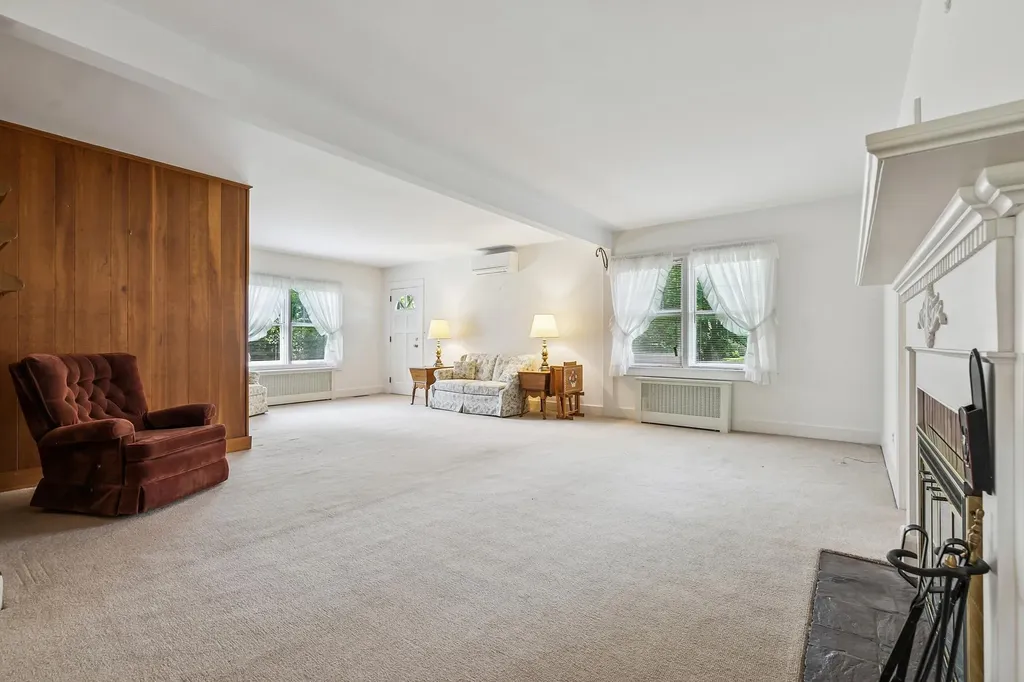 112 Cobb Road Water Mill NY 11976