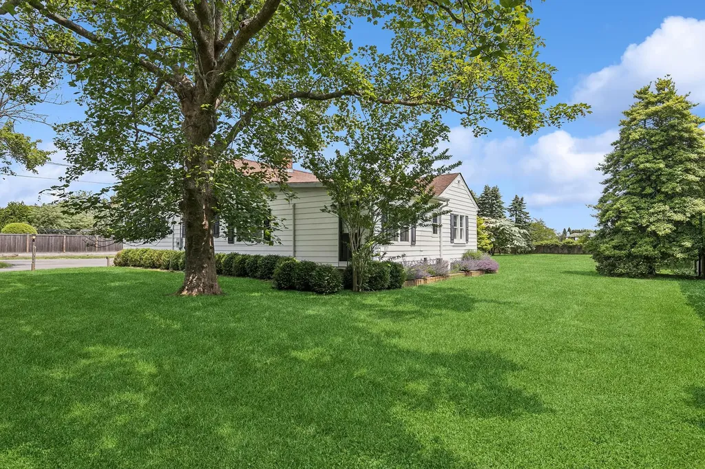 112 Cobb Road Water Mill NY 11976