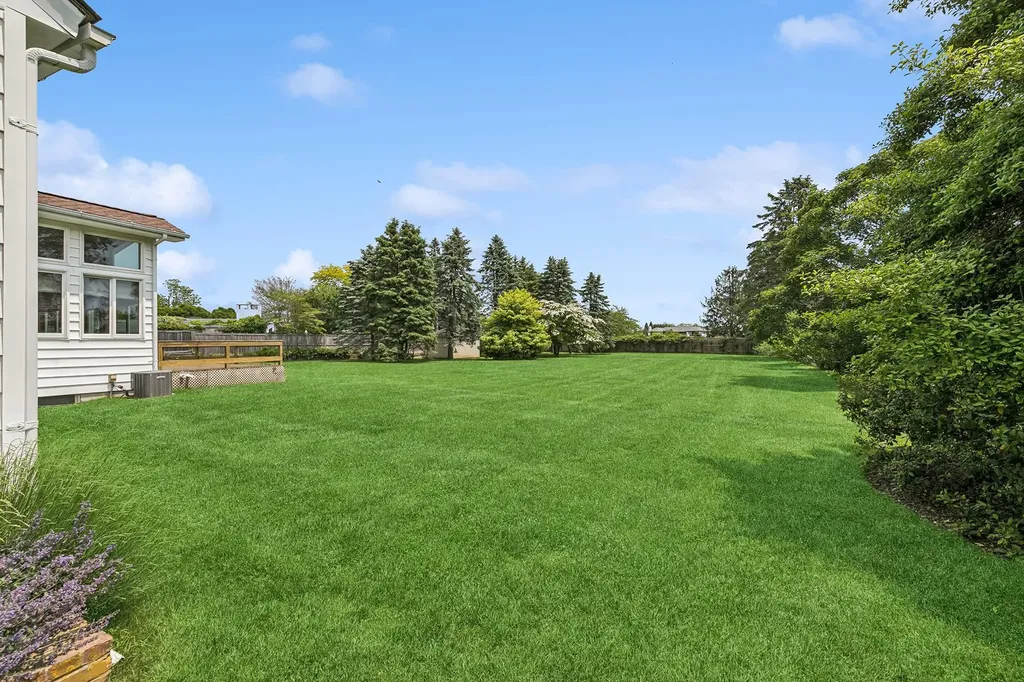 112 Cobb Road Water Mill NY 11976
