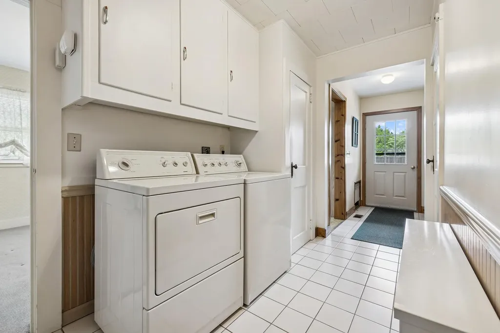 112 Cobb Road Water Mill NY 11976