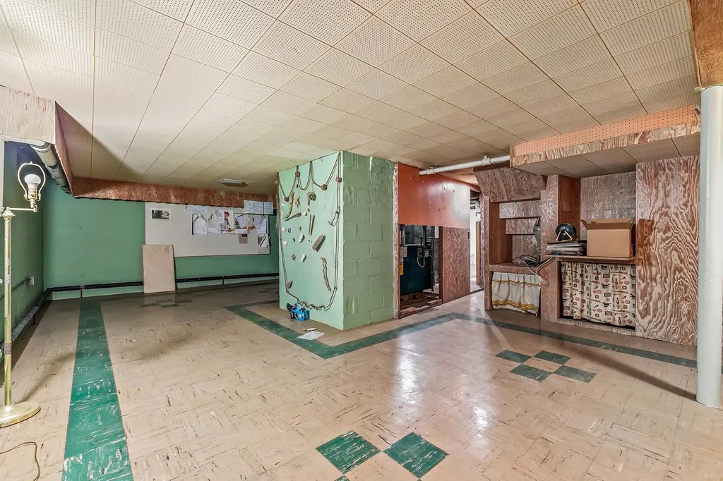 112 Cobb Road Water Mill NY 11976