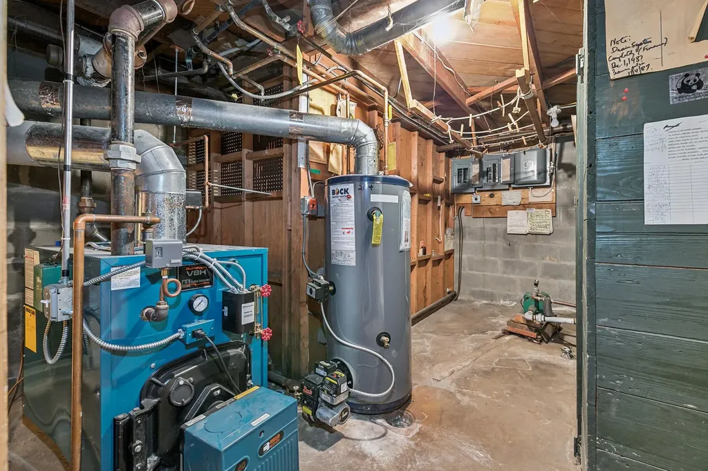 112 Cobb Road Water Mill NY 11976