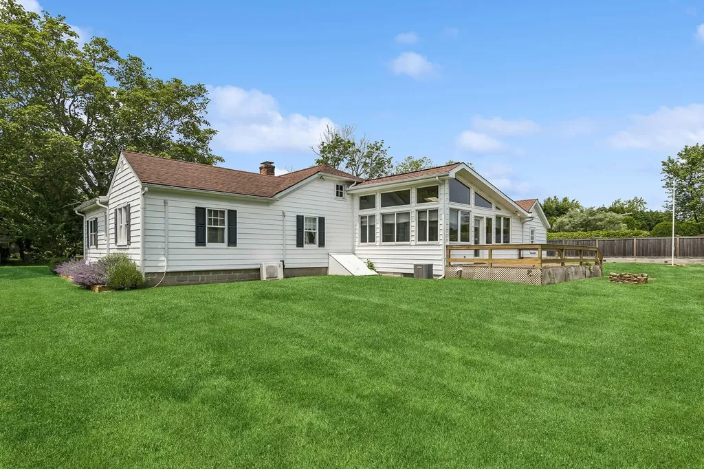 112 Cobb Road Water Mill NY 11976