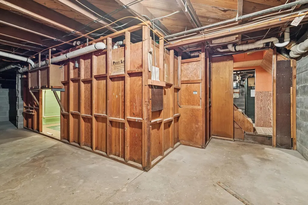 112 Cobb Road Water Mill NY 11976