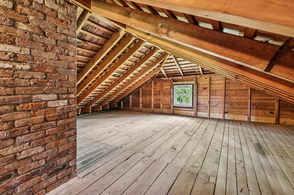 112 Cobb Road Water Mill NY 11976