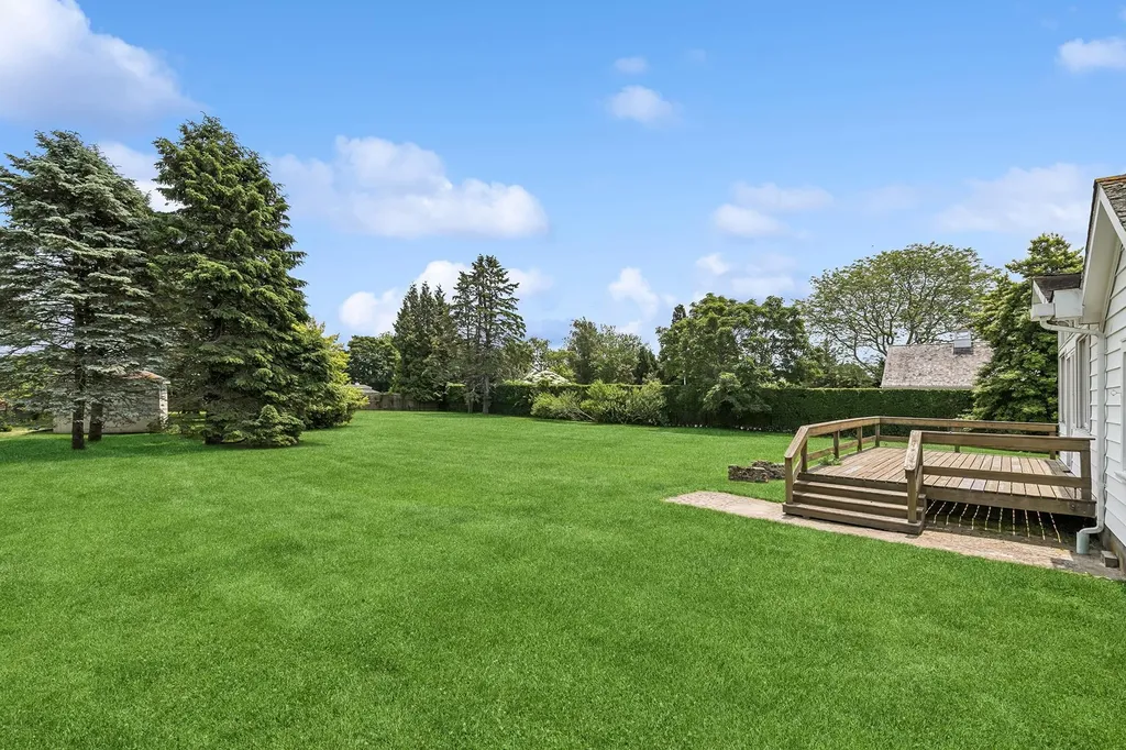 112 Cobb Road Water Mill NY 11976