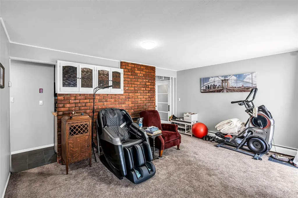 23 Crown Lane Westbury NY 11590