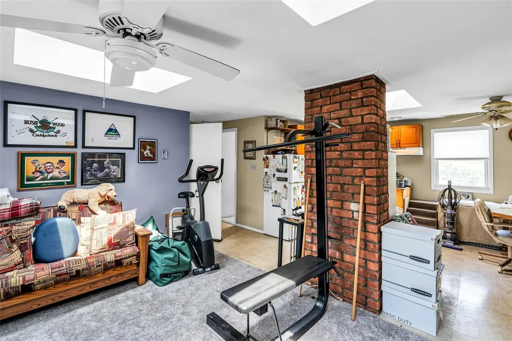 23 Crown Lane Westbury NY 11590