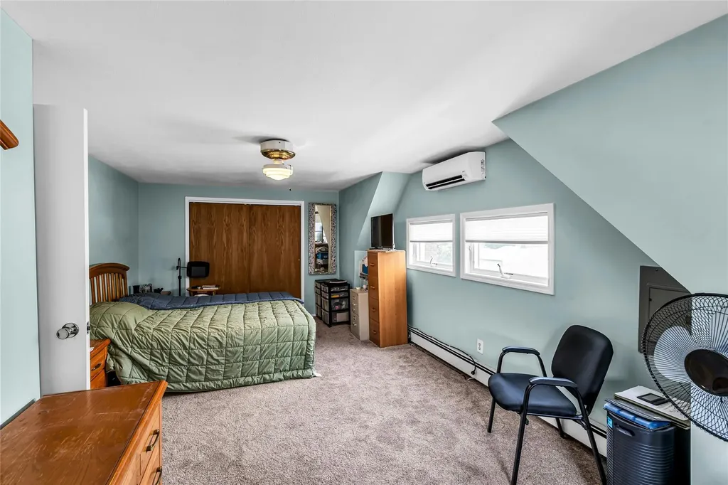 23 Crown Lane Westbury NY 11590