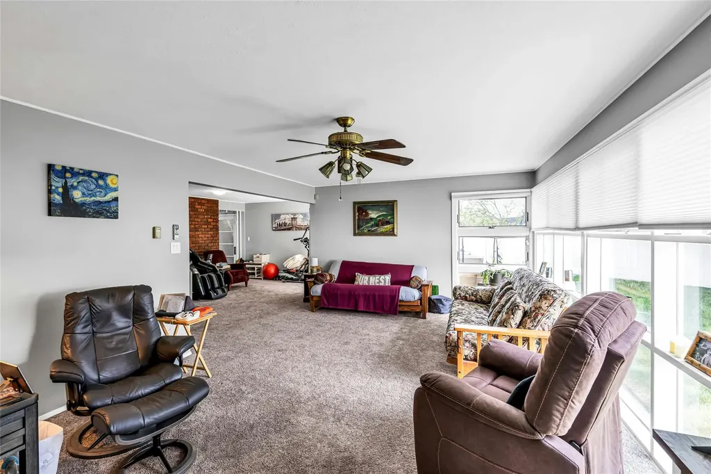 23 Crown Lane Westbury NY 11590
