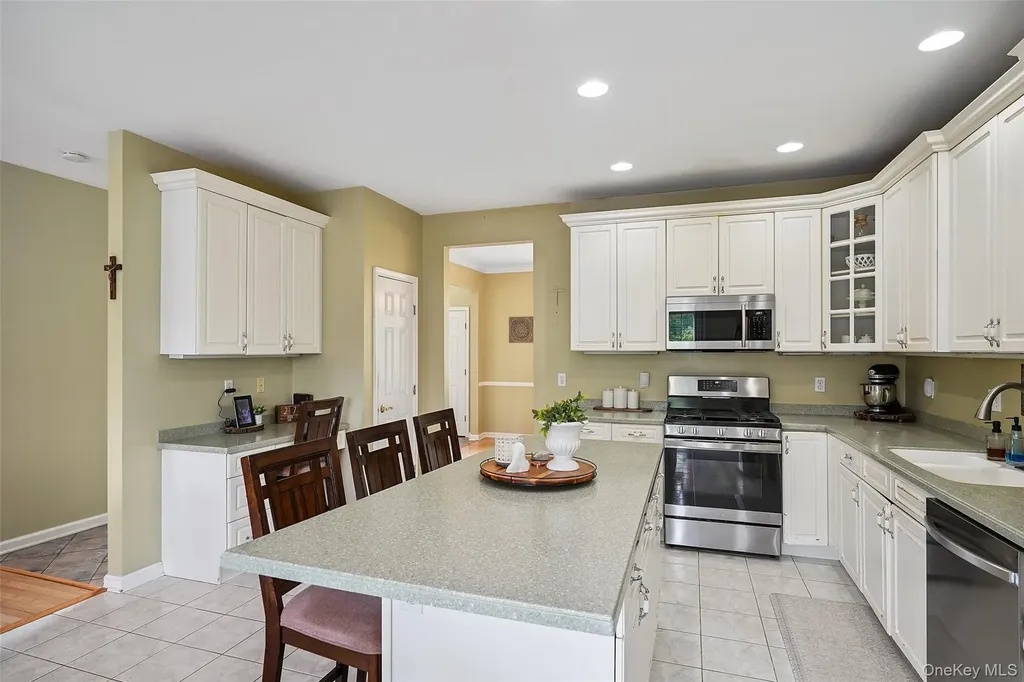 125 Duke Drive Carmel NY 10512