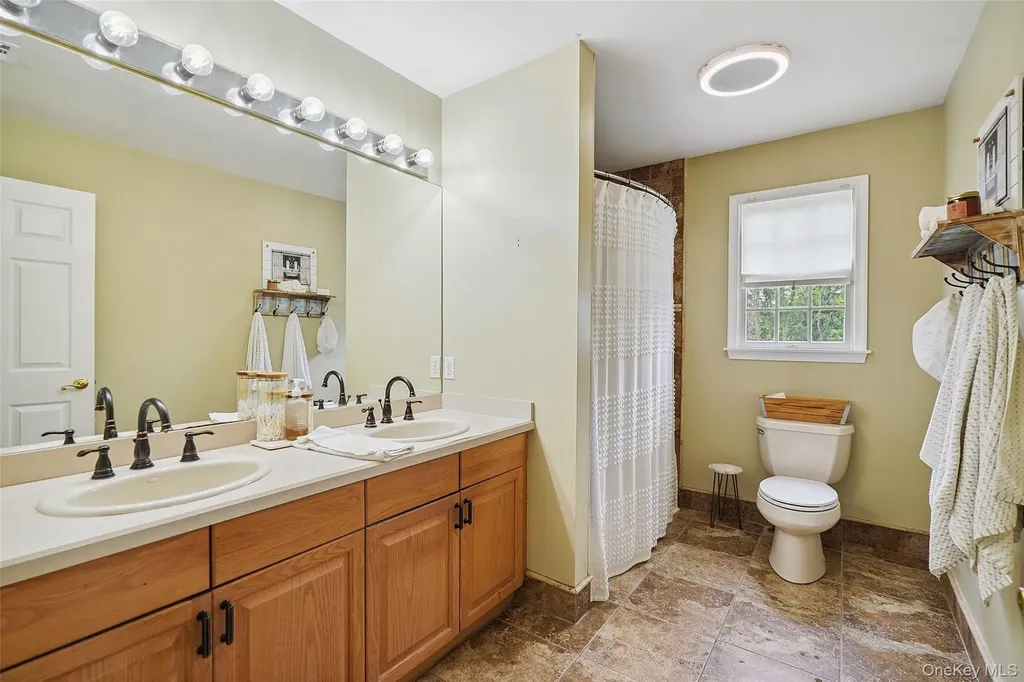 125 Duke Drive Carmel NY 10512
