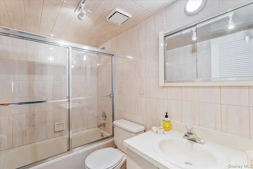15445 Riverside Drive Whitestone NY 11357