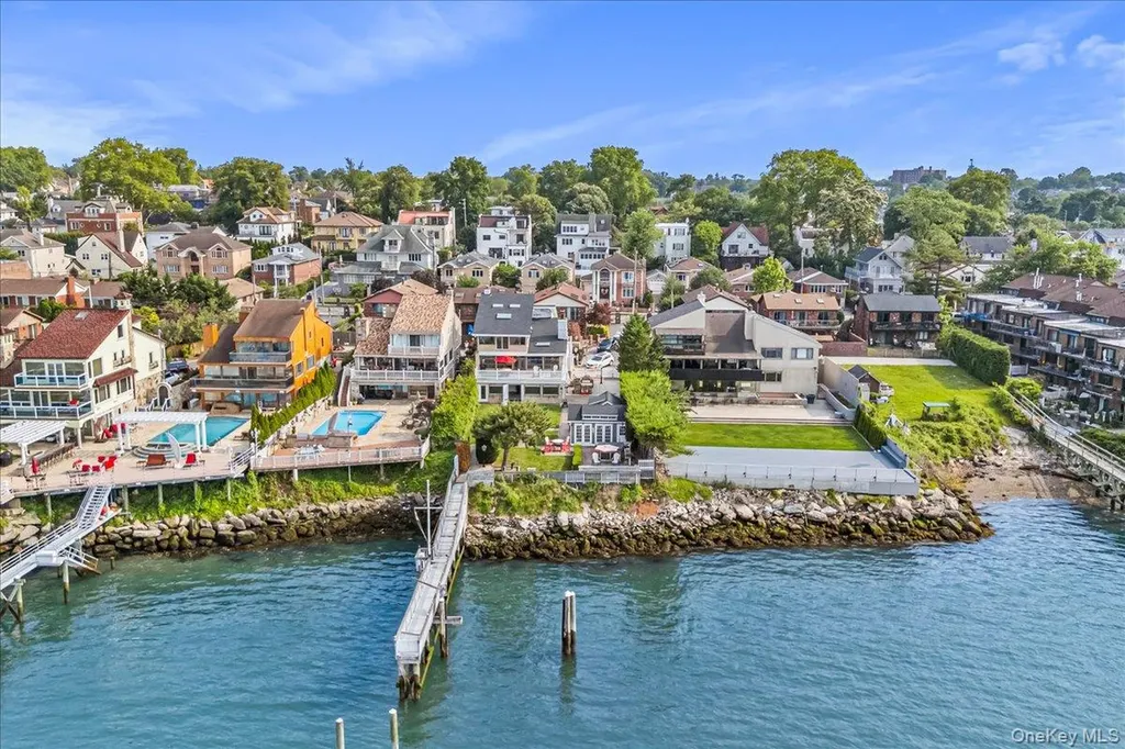 15445 Riverside Drive Whitestone NY 11357