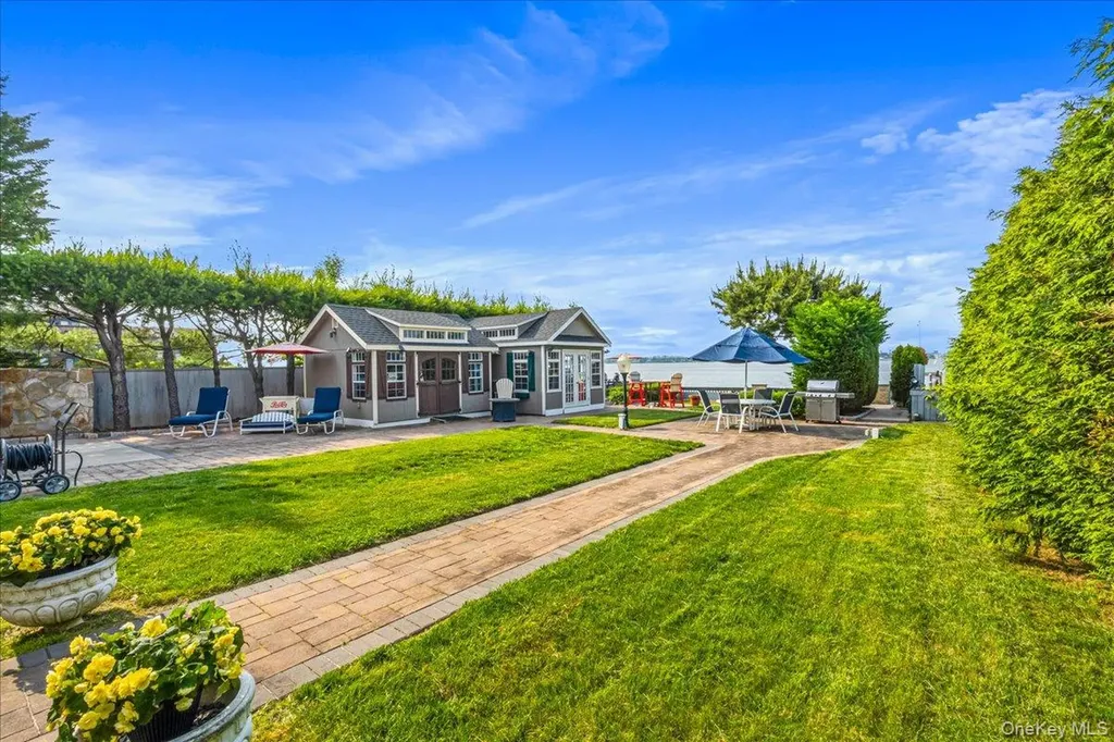 15445 Riverside Drive Whitestone NY 11357