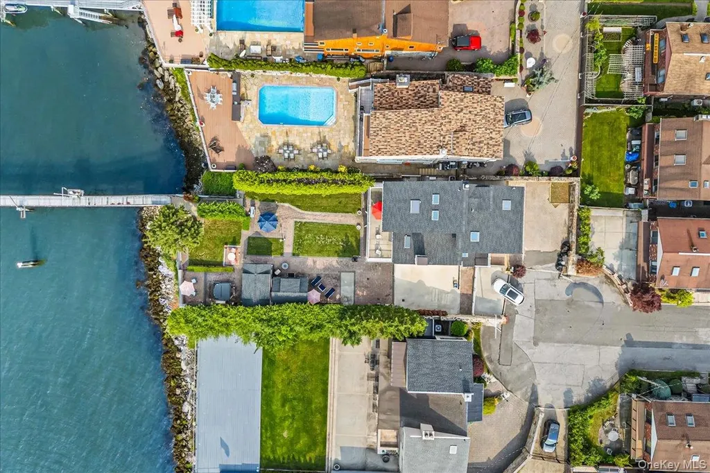 15445 Riverside Drive Whitestone NY 11357
