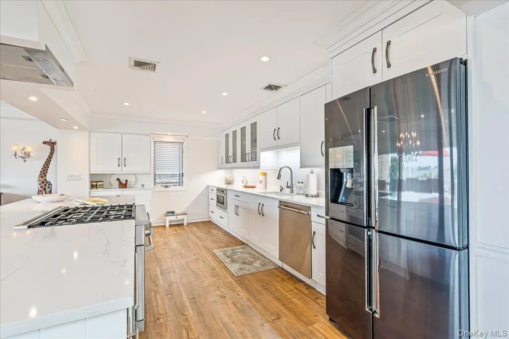 15445 Riverside Drive Whitestone NY 11357