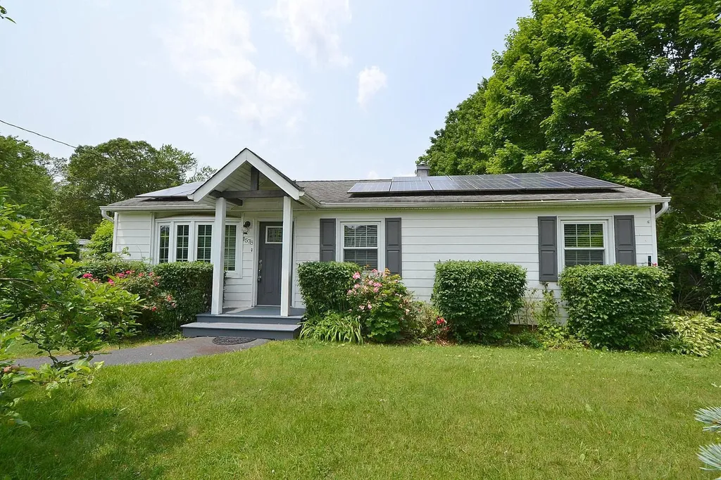 1578 N Thompson Drive Bay Shore NY 11706