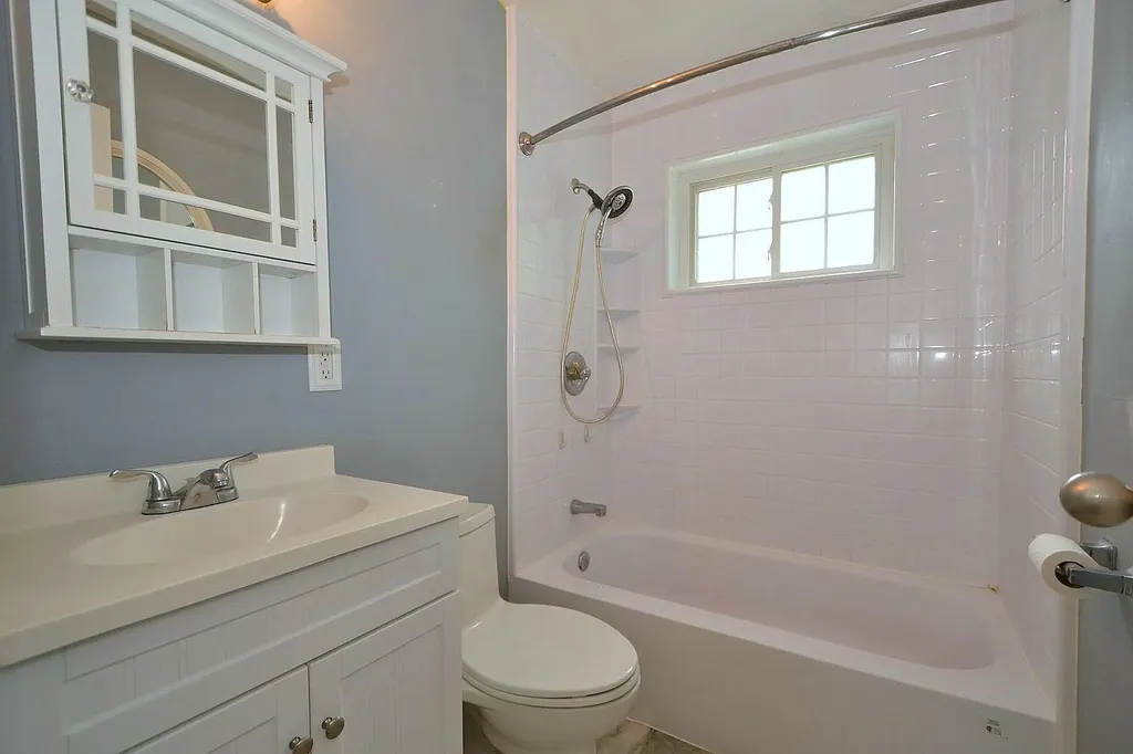 1578 N Thompson Drive Bay Shore NY 11706