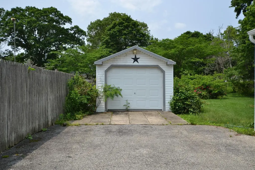 1578 N Thompson Drive Bay Shore NY 11706