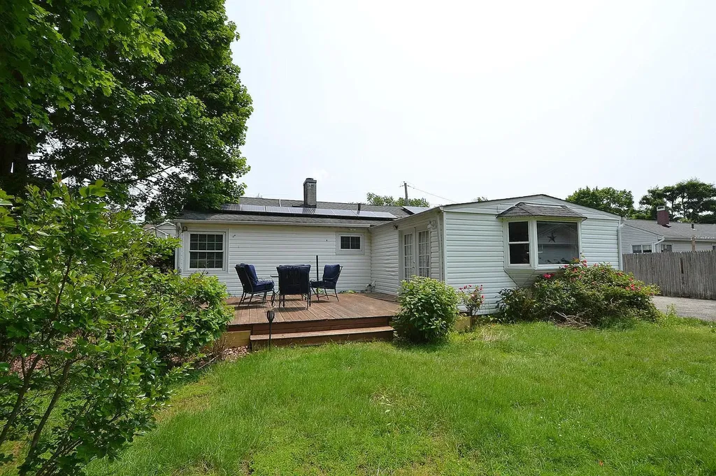 1578 N Thompson Drive Bay Shore NY 11706