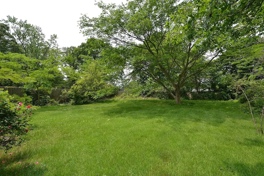 1578 N Thompson Drive Bay Shore NY 11706