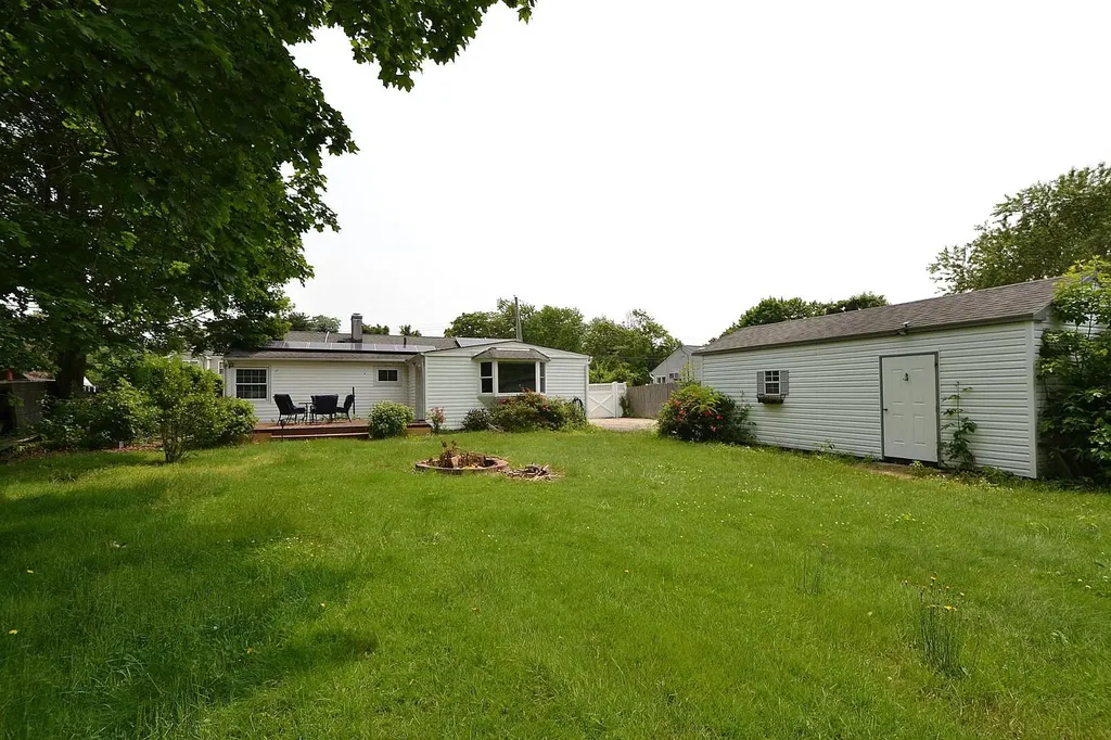 1578 N Thompson Drive Bay Shore NY 11706