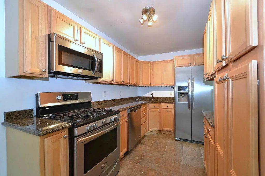 1578 N Thompson Drive Bay Shore NY 11706