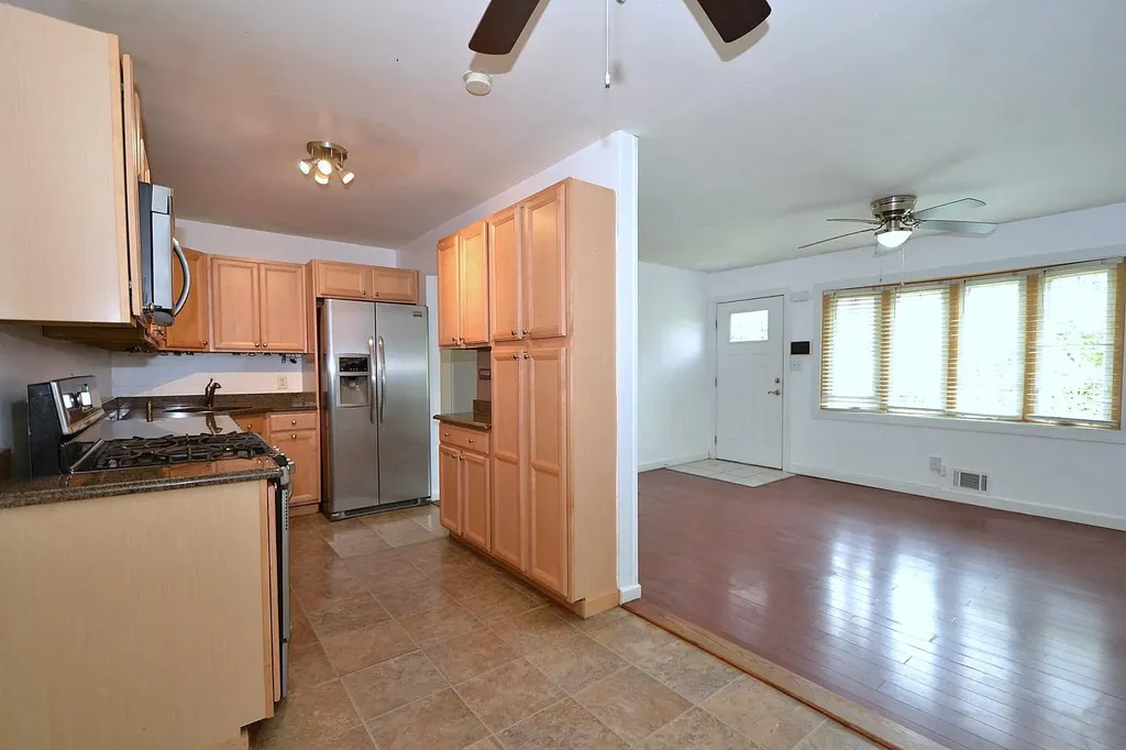 1578 N Thompson Drive Bay Shore NY 11706