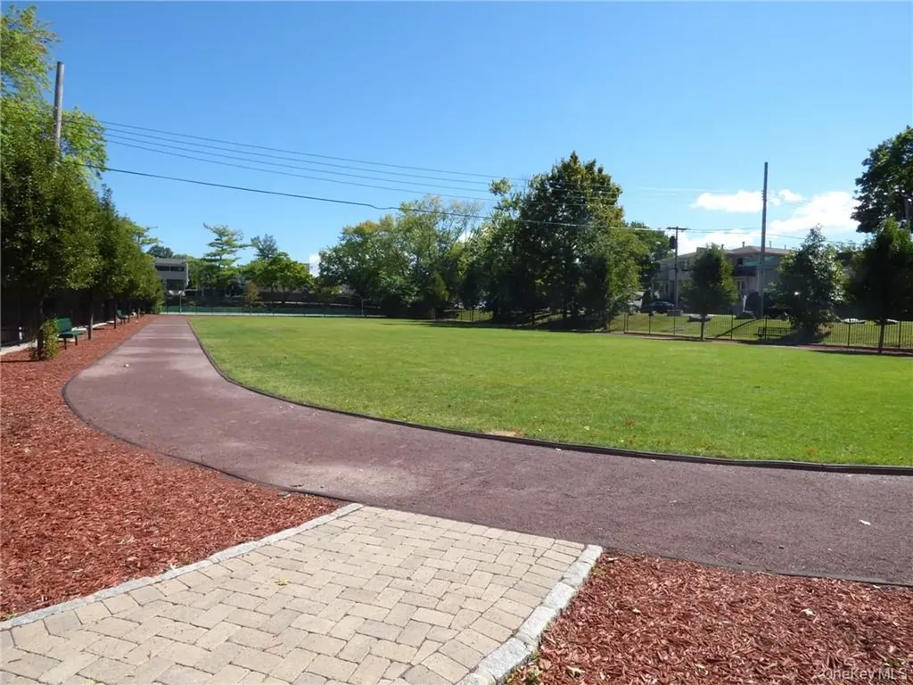 25 B Edgewater Park Bronx NY 10465