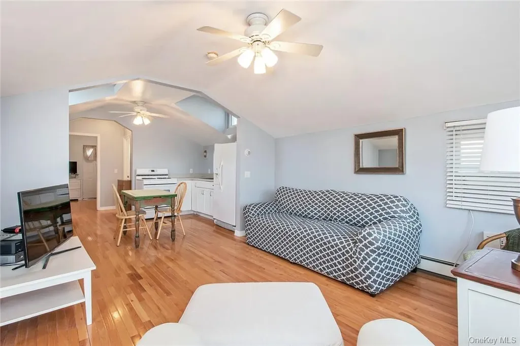 25 B Edgewater Park Bronx NY 10465
