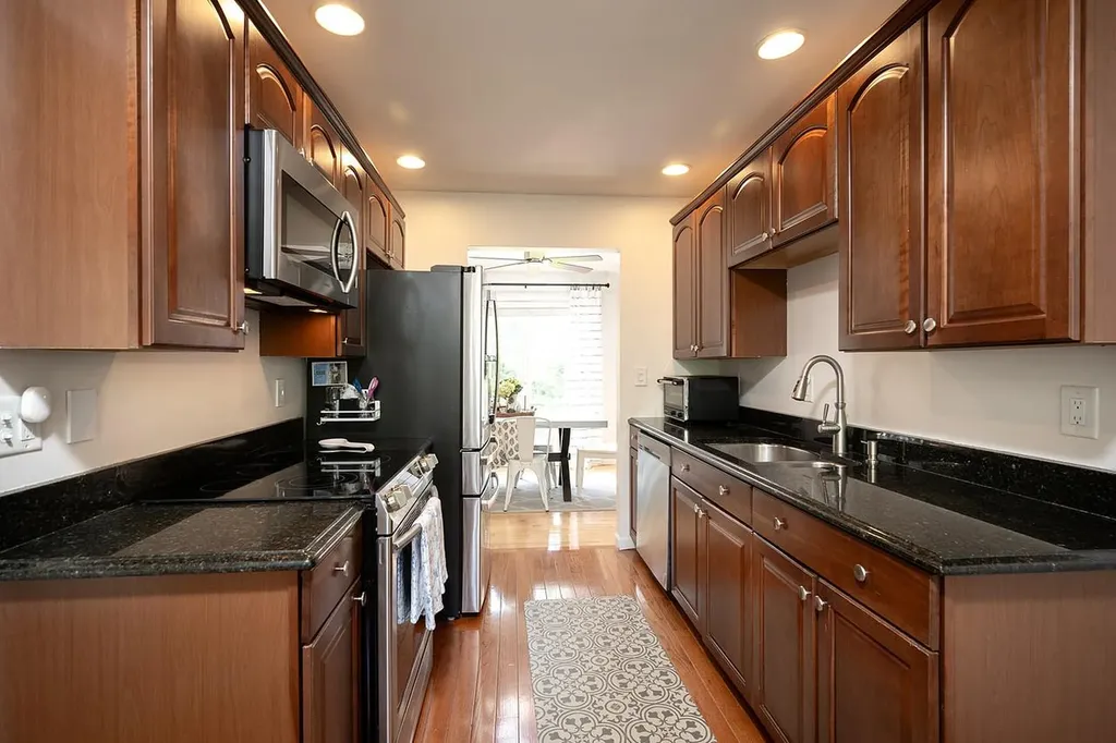 3 Bridgewater Way Poughkeepsie NY 12601