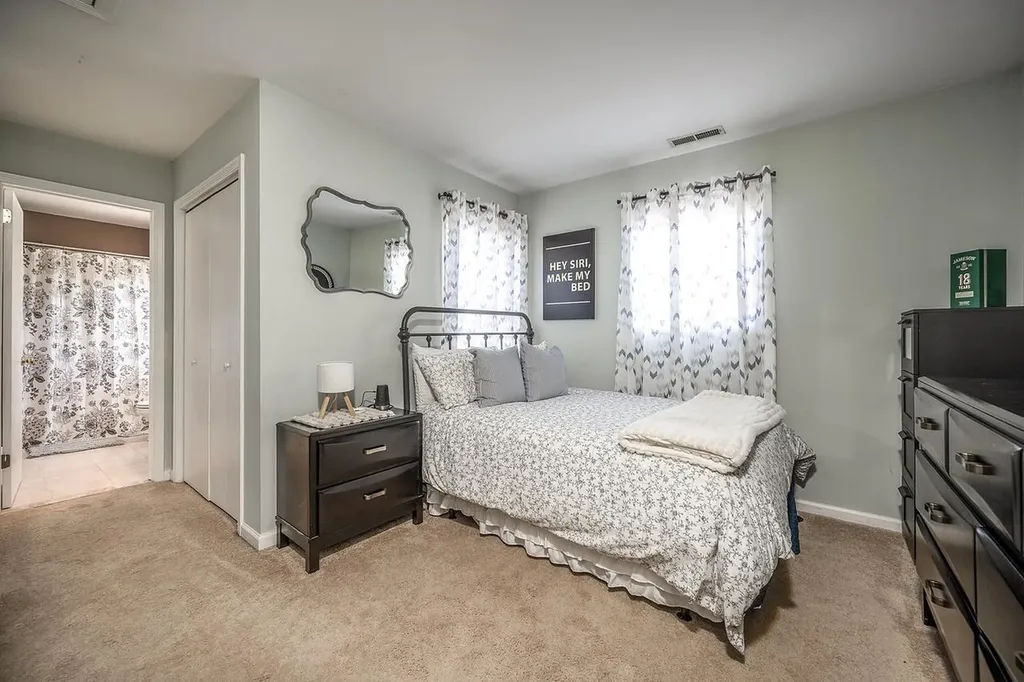 3 Bridgewater Way Poughkeepsie NY 12601