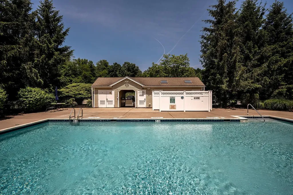 3 Bridgewater Way Poughkeepsie NY 12601