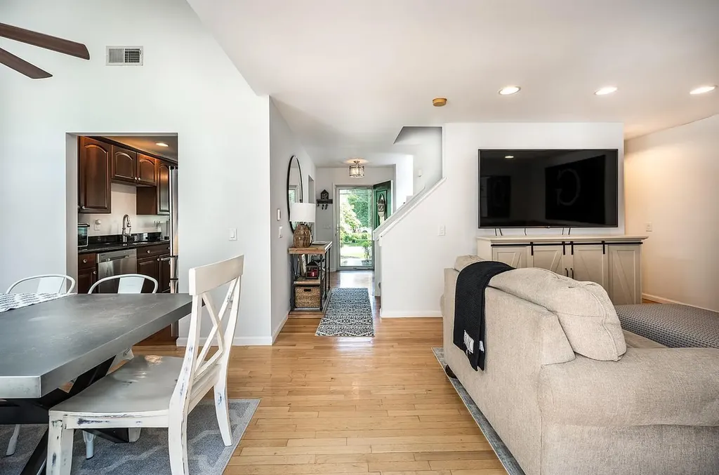 3 Bridgewater Way Poughkeepsie NY 12601