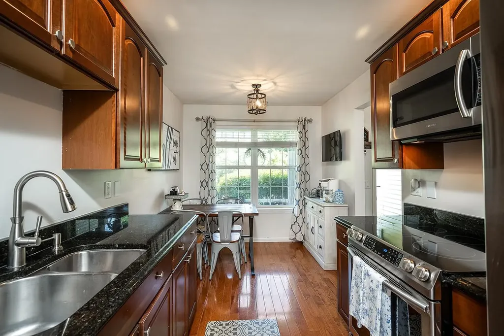 3 Bridgewater Way Poughkeepsie NY 12601