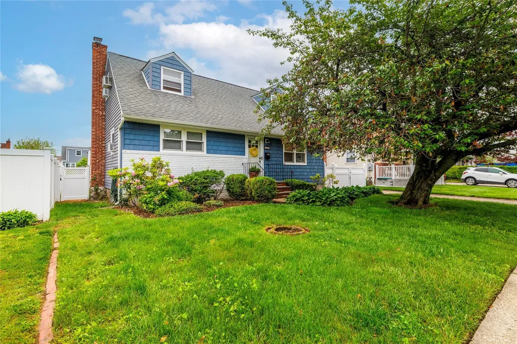 2565 Ashland Place North Bellmore NY 11710