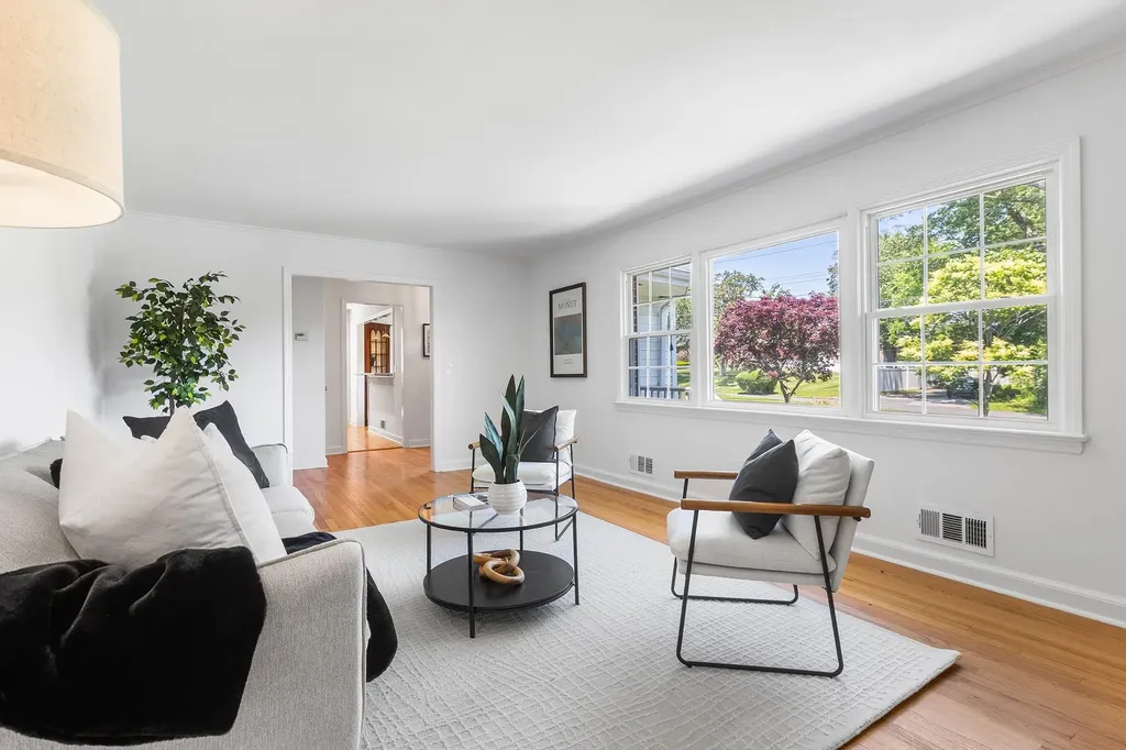 18 Halsey Place Valhalla NY 10595