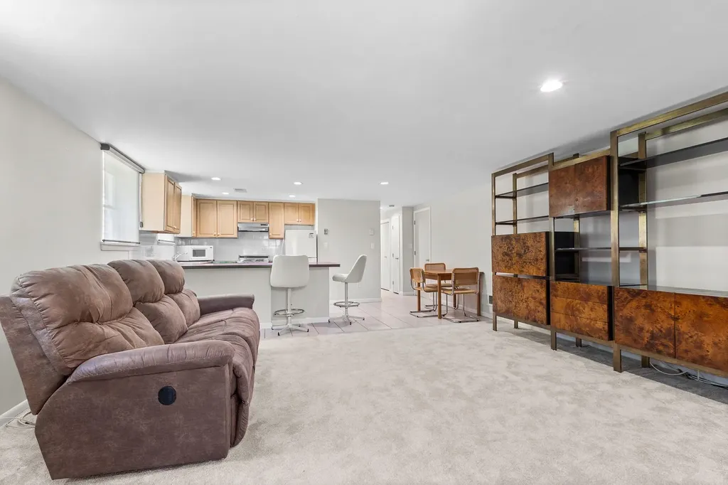 18 Halsey Place Valhalla NY 10595