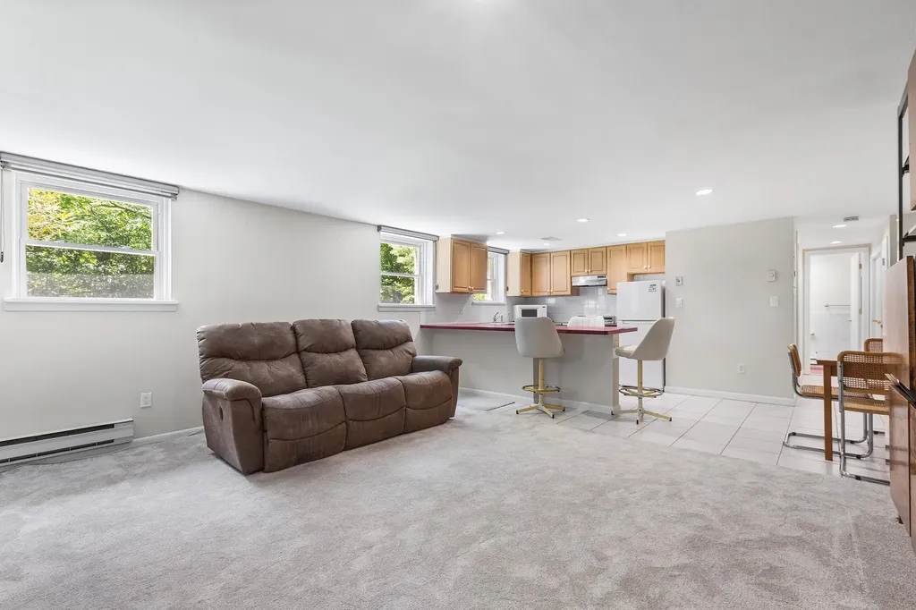 18 Halsey Place Valhalla NY 10595