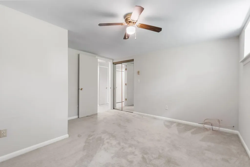 18 Halsey Place Valhalla NY 10595