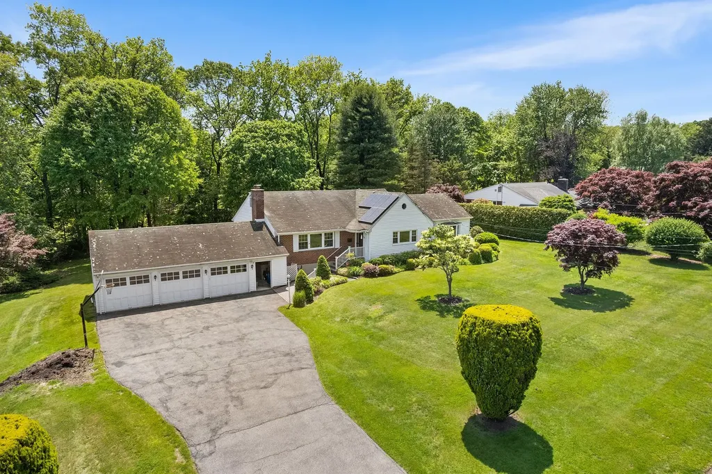 18 Halsey Place Valhalla NY 10595